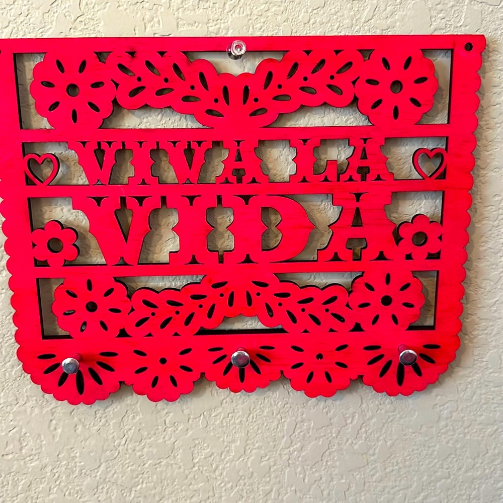 Viva La Vida Necklace Holder